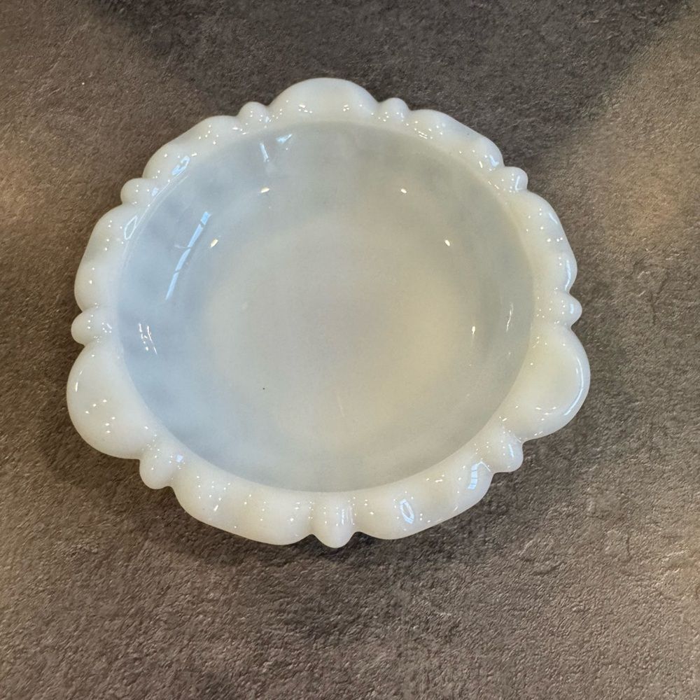 Vintage Anchor Hocking white milk glass ashtray or trinket dish